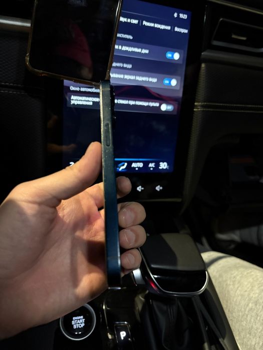 Айфон 13 продам.