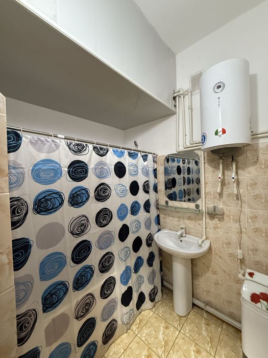 Qarshi markazidan uy sotiladi