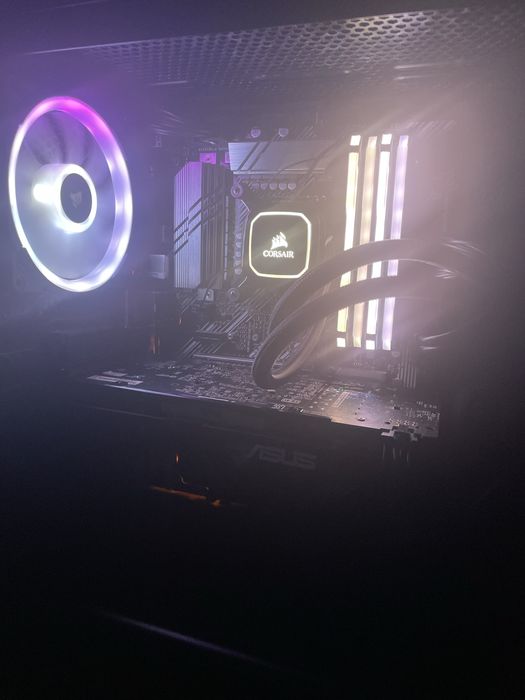 Carcasa + AIO Corsair