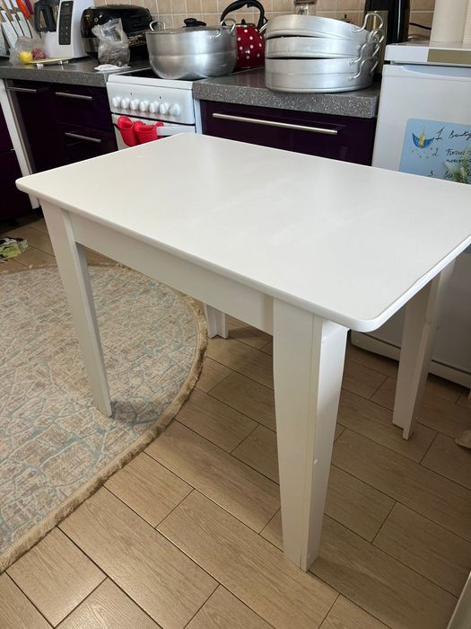 Продам кухонный стол