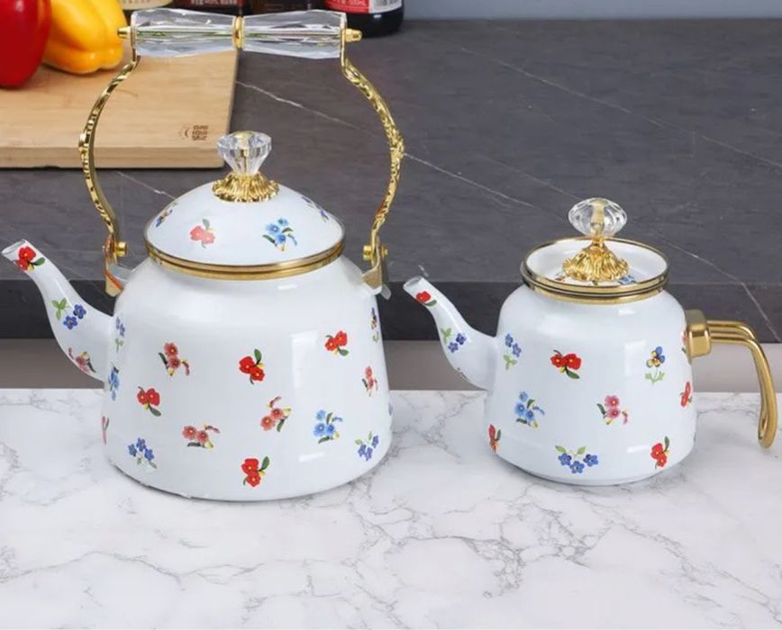 Продам чайник с заварником новый