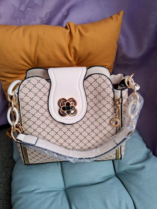 Стилна дамска  чанта