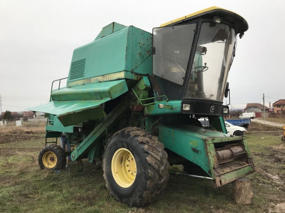 Dezmembrez combine si motoare john deere 1075