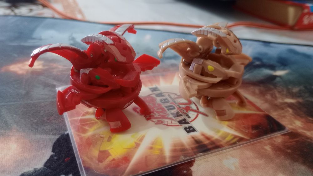 Продаю бакуган Персиваль Пайрус и Сафтерра