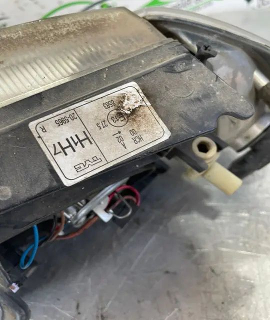 Far dreapta Volkswagen VW Polo 2000