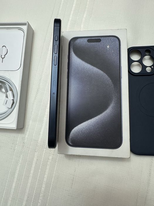 iphone 15 Pro Max blue