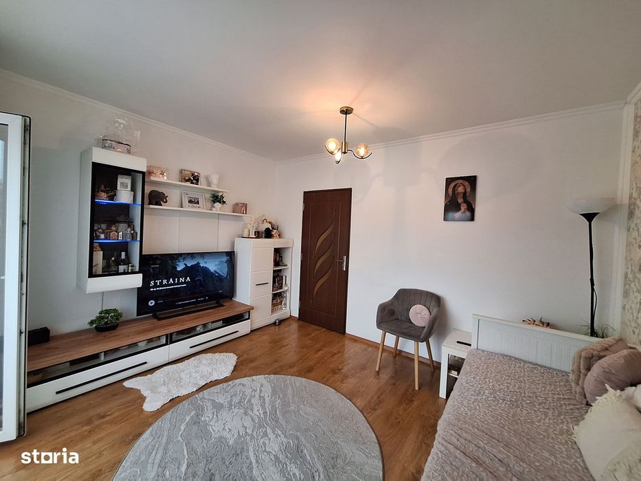 Apartament cu 2 camere, decomandat, zona Eroilor — fotografia 1