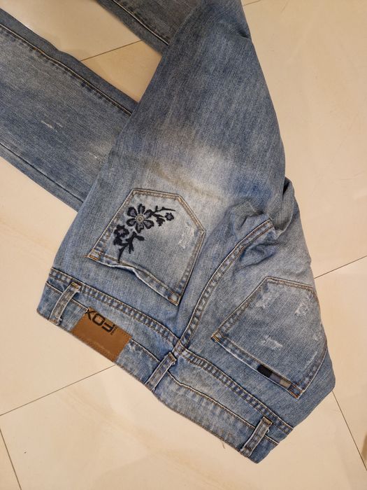 Дънки с бродерия Fox