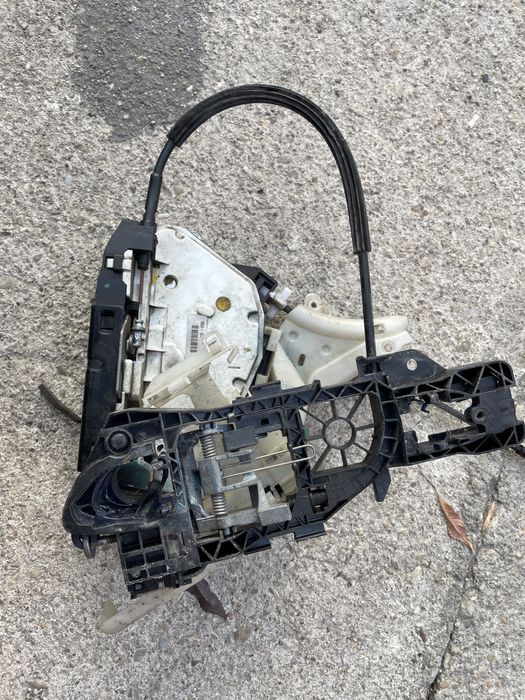 Broasca usa stanga / dreapta Fata spate Volkswagen passat CC maner usa