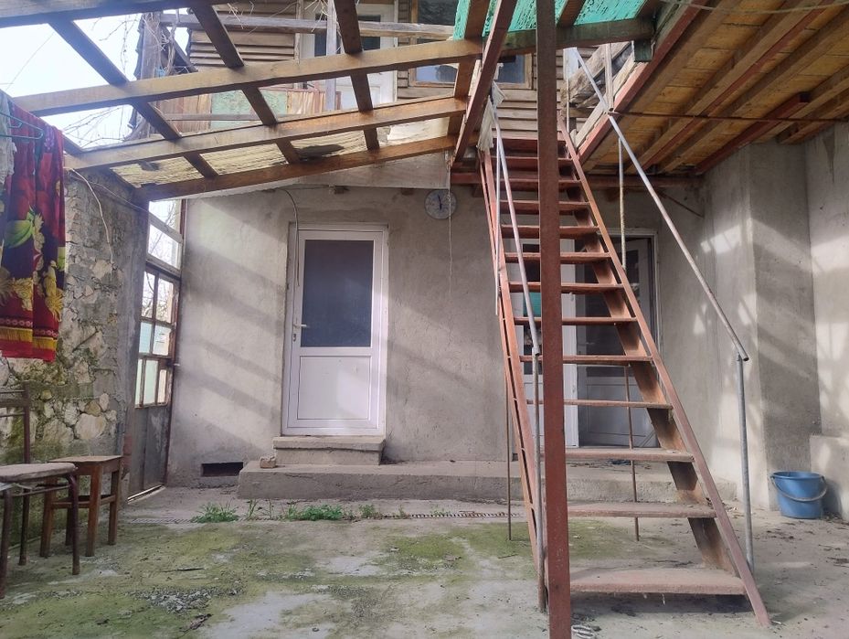 Vand casa plus teren 1000 mp