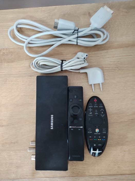 Kit Samsung One Connect Mini BN91-18726M + Cablu One Connect + 2 Telecomenzi + Cablu Alimentare