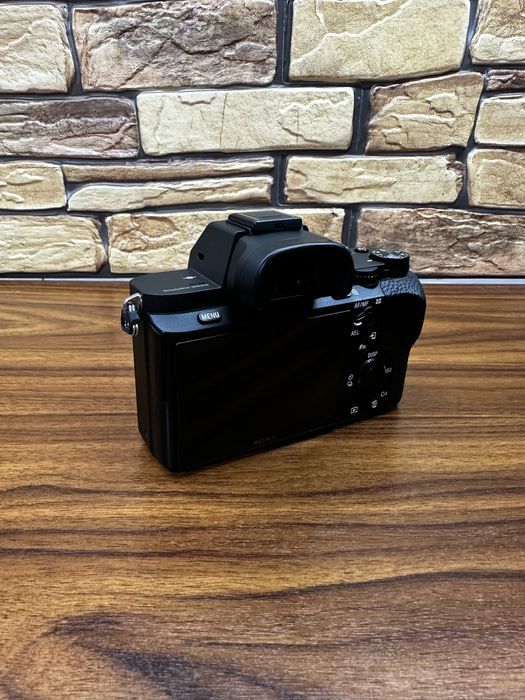 Sony alpha A7 II + obiectiv Sony FE 50mm F1.8