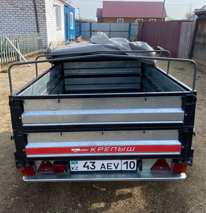 Прицеп с обшивкой в отличном состоянии