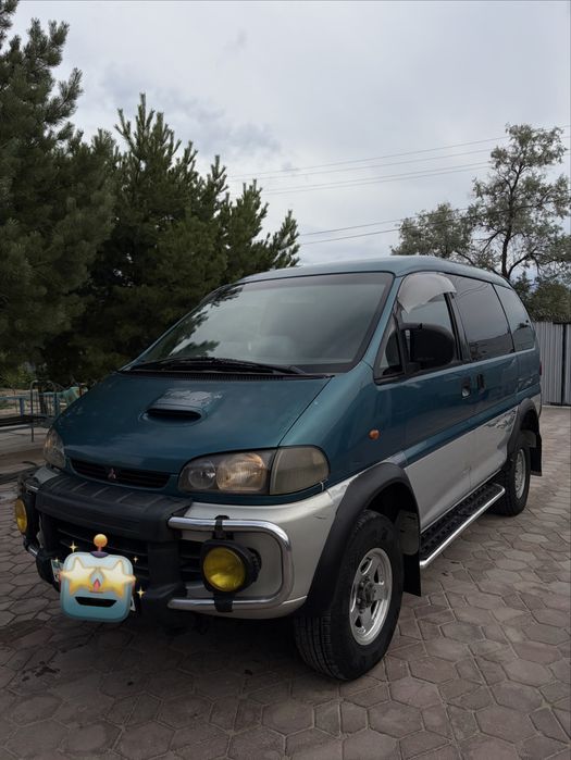 Продам машину Mitsubishi Delica