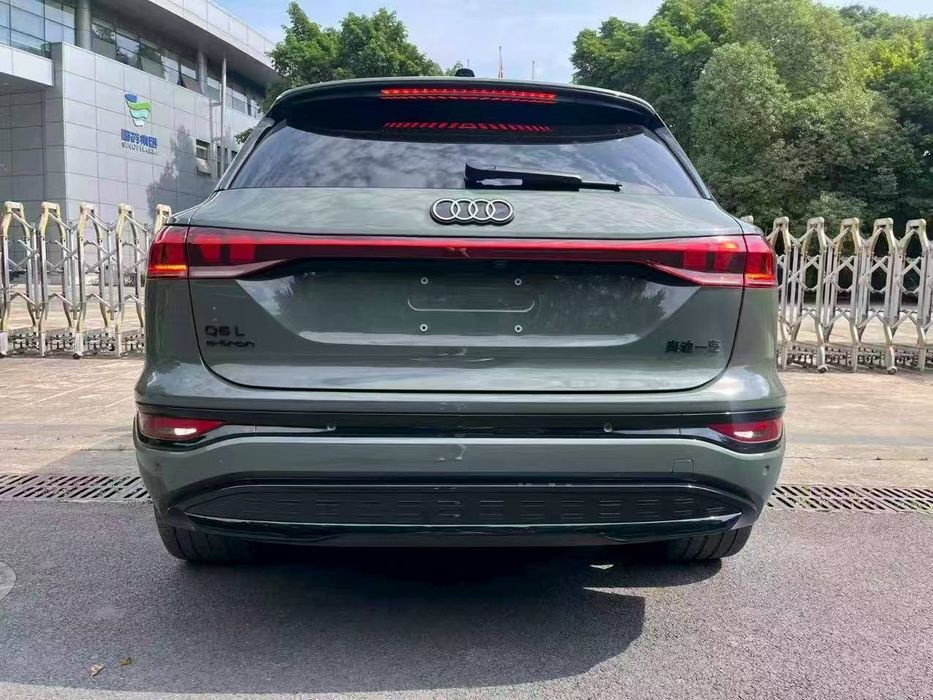 Audi Q6L e-tron 2026 SUV электричка