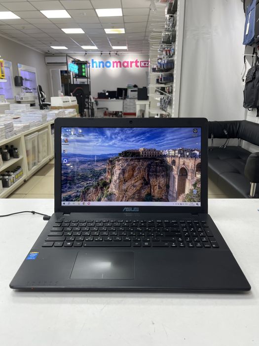 Ноутбук HP с гарантией  СЛАВКОМ