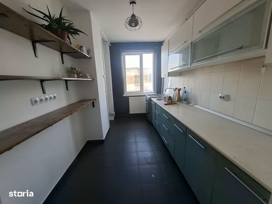 Bd. Republicii – ap. 3 camere, 2 bai, 2 balcoane, decomandat + garaj
