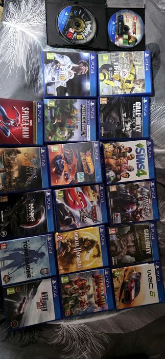 PS 4 pro 1 TB + 6  jocuri + 2 joystick-uri