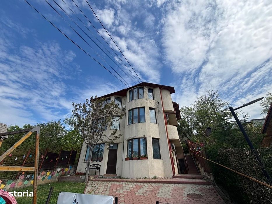 Casa cu 12 camere in zona Copou - T. Cozma