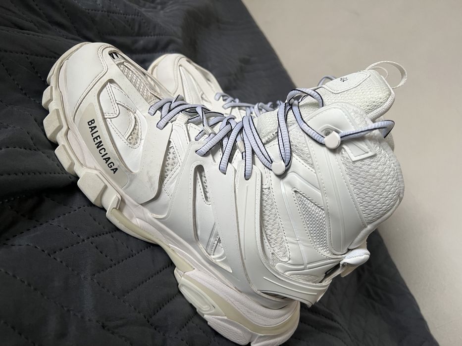 Balenciaga track Hike