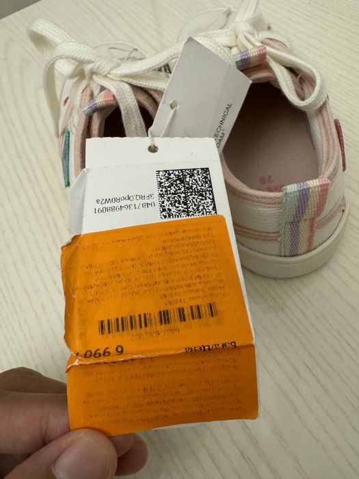 Кроссовки от Zara