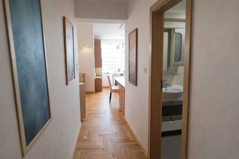 Дава се под наем Двустаен апартамент в София, Център - 60 кв.м за 598.23 € - Снимка #2