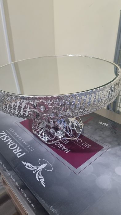 Посуда тортовницы  с ножкой