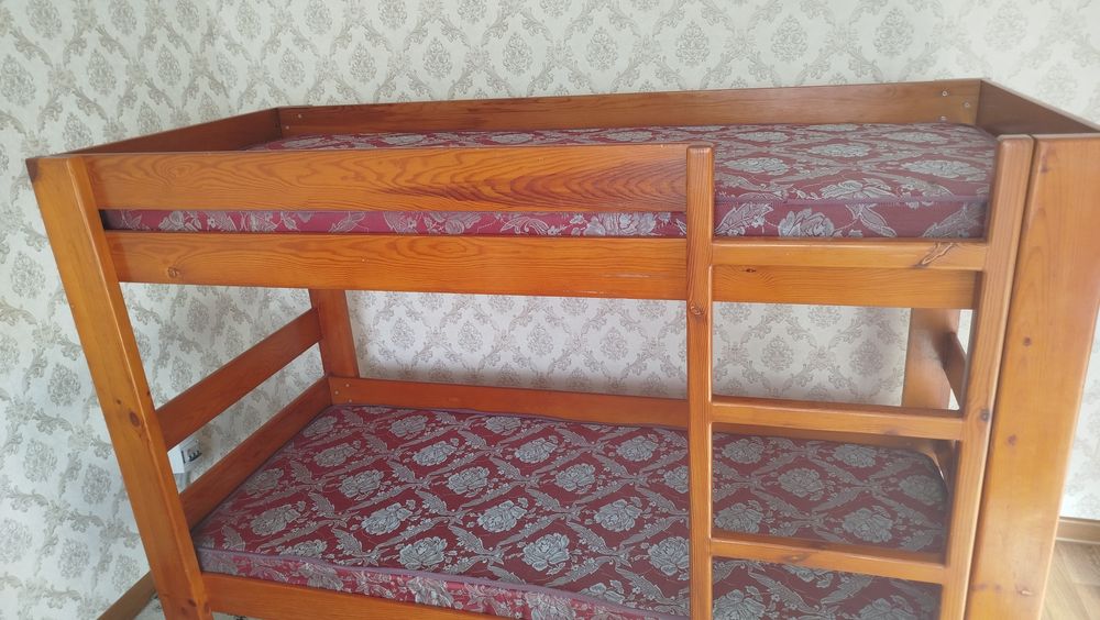 Продам двухъярусную кровать