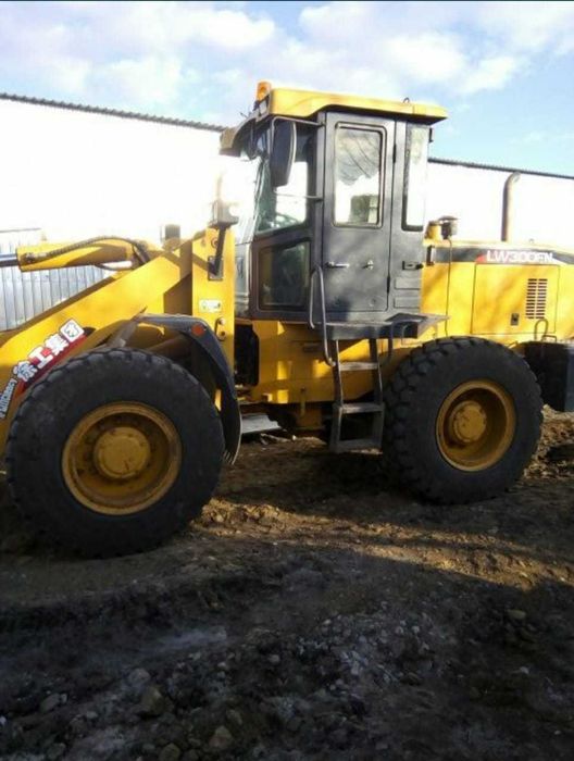 Погрузчик (трактор) кызметтері