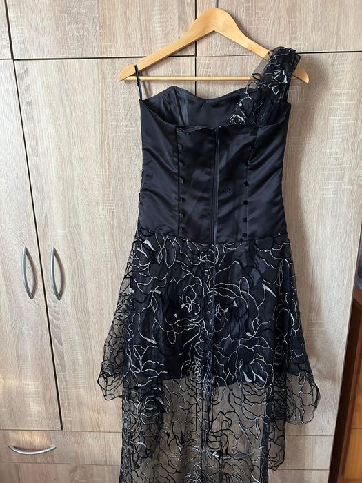 Rochie de seară, medie