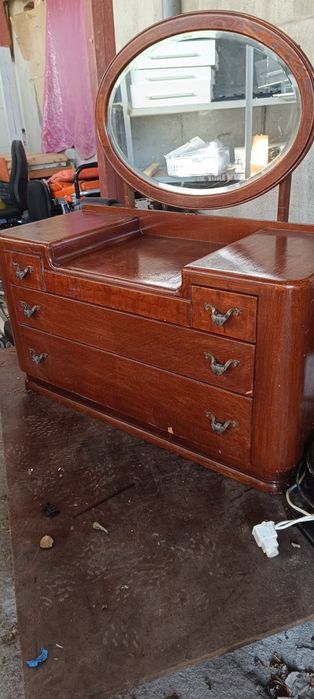 Тоалетка с огледало старинна