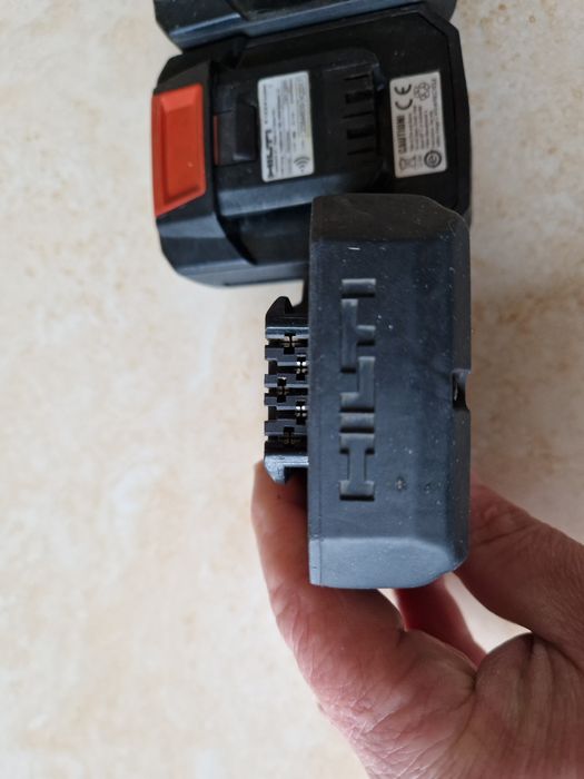 Hilti C4/12-50 , B12/2,6 Li-Ion - incarcator si acumulatori