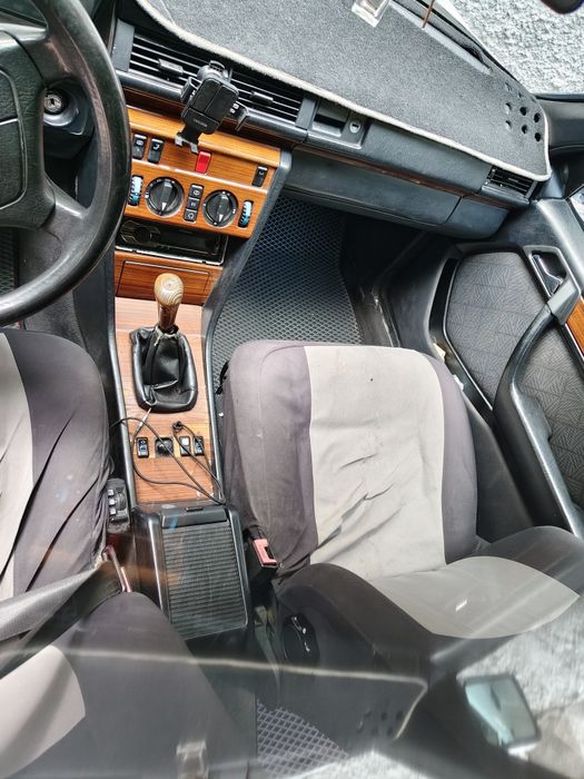 Продам Mercedes Benz E200