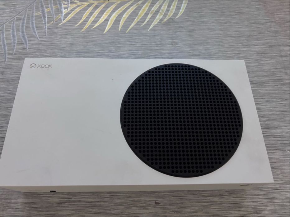 XBOX Series S Nou cu 2 controllere