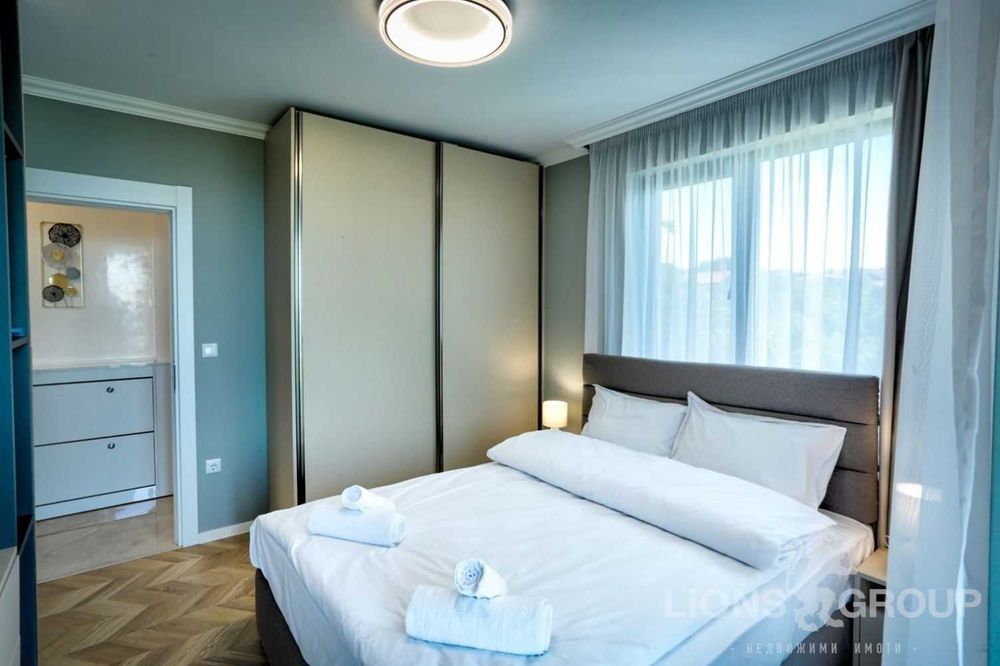 Дава се под наем Тристаен апартамент в Варна, Галата - 110 кв.м за 969 € - Снимка #3