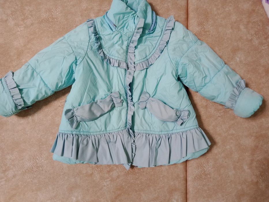 Продам курточку на девочку