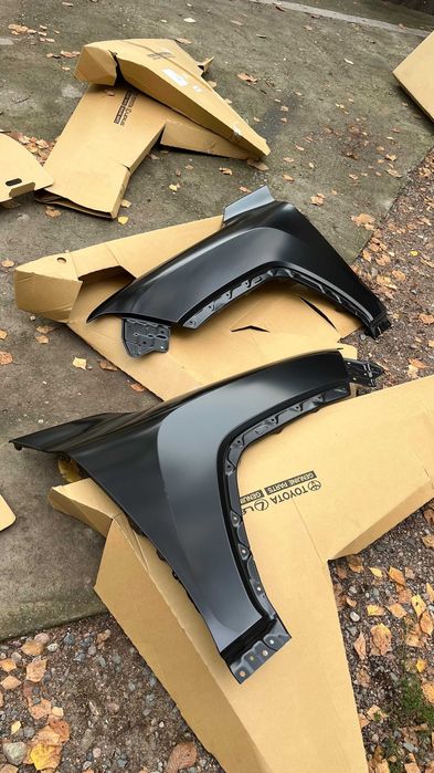 Оригинальные крылья Тойота Ленд Крузер 300 Toyota Land Cruiser 300