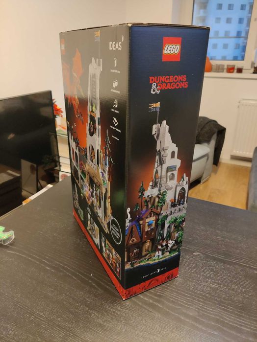 Lego 21348 Dungeons & Dragons: Red Dragon's Tale, Sigilat