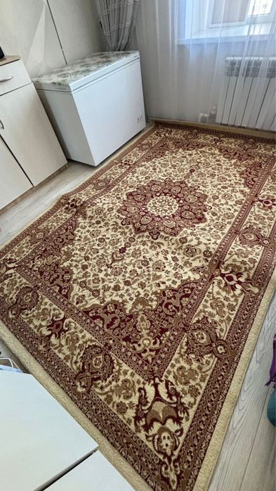 Продам ковер 5000тг