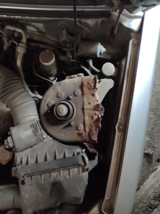 Vând Mitsubishi Pajero Pinin avariat