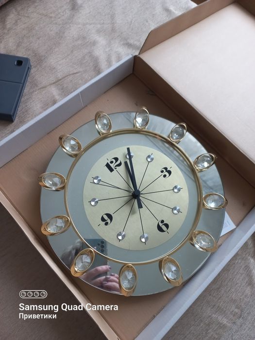 Продам часы настенные