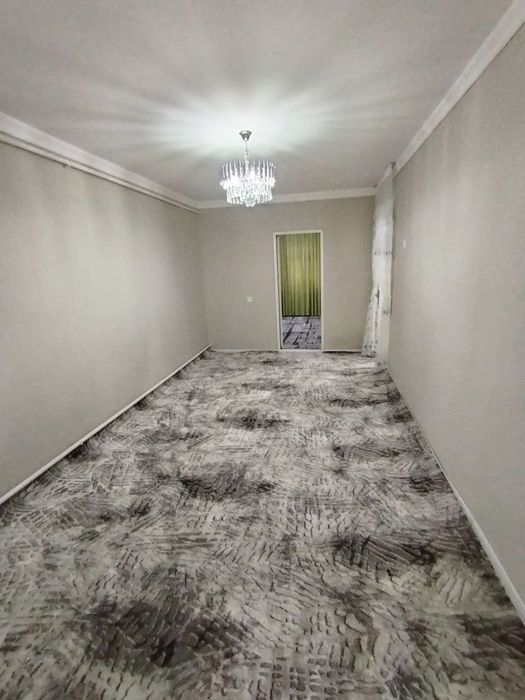 Продается 2х комнотная кирпичний квартира 6 метровий веранди