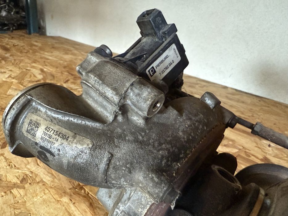 Turbina dreapta Bmw seria 7 F01 F02 750i 4.4i