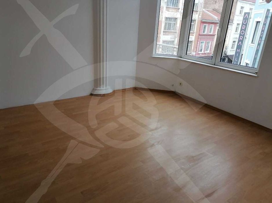 Продава се Тристаен апартамент в Пловдив, Център - 99 кв.м за 1839 €/кв.м - Снимка #4