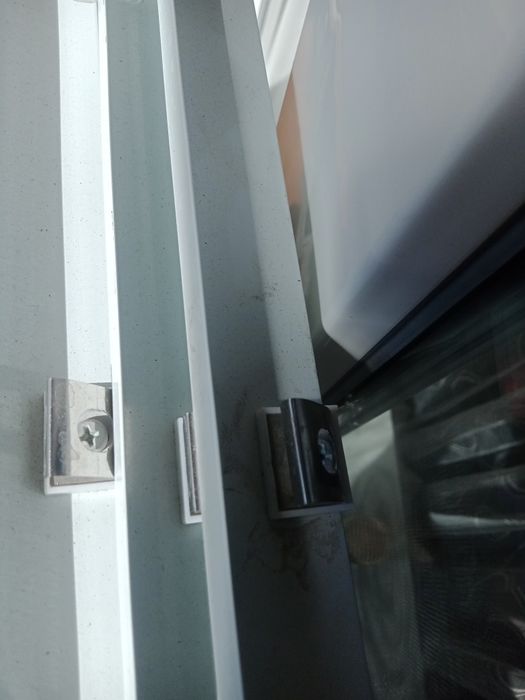 Продам москитную сетку три штуки