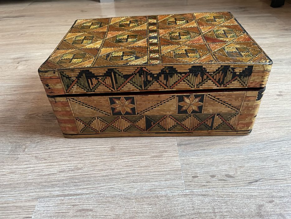 Старинна дървена кутия ръчна изработка антика
