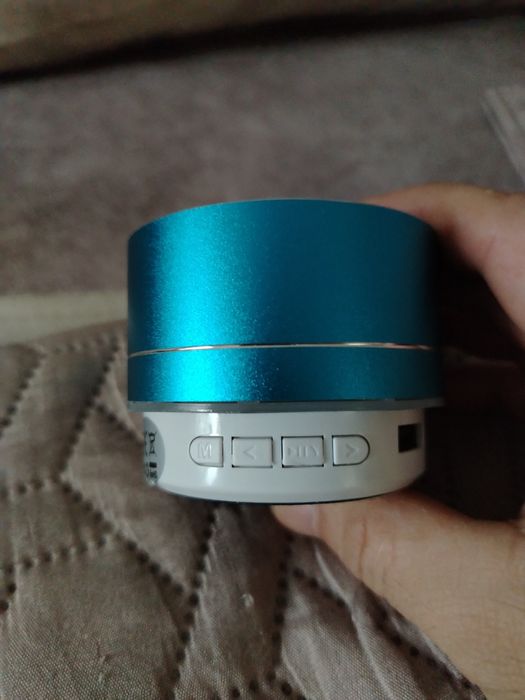 Продам блютуз колонка