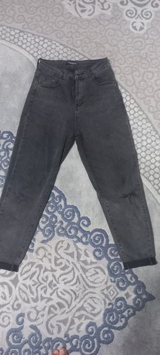Джинсовая брюки почти новый