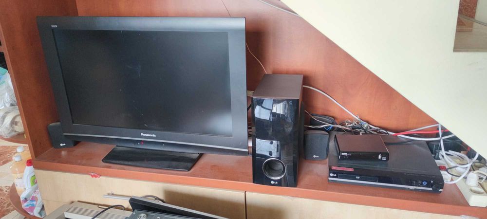 Televizor Panasonic cu sistem LG home cinema 6 difuzoare + bass