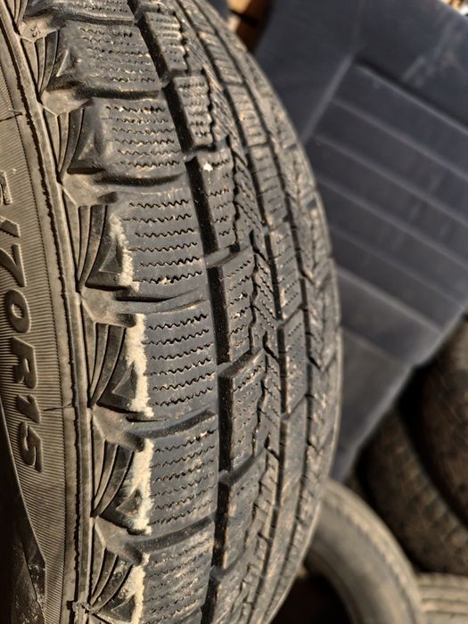 Шины  всесезонка 205/70/R15